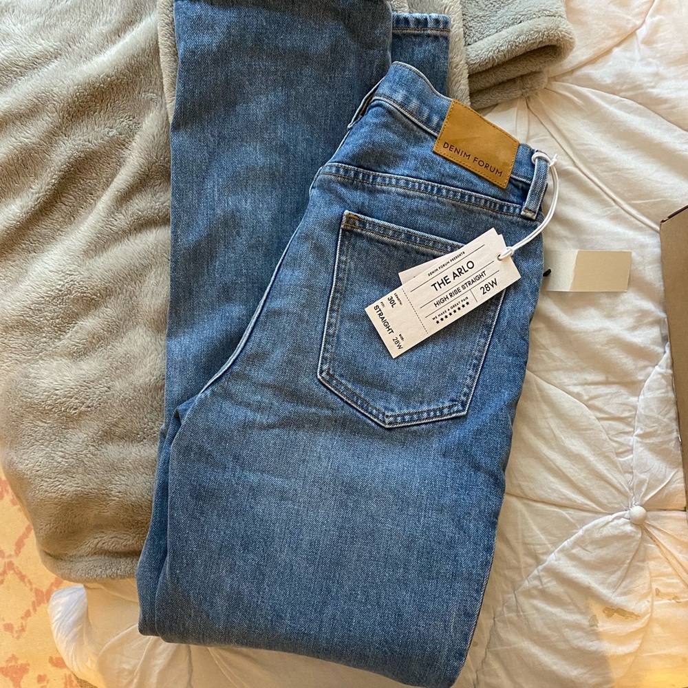 Brand new arlo denim forum aritizia jeans. Size 28